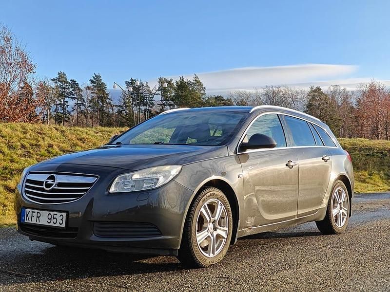 Begagnad 2010 Opel Insignia Kombi | 29 900 kr (Marknadspris) - Bild 1/4