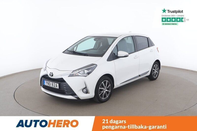 Vit Begagnad 2020 Toyota Yaris Active Halvkombi | 153 000 kr (Marknadspris) - Bild 1/4
