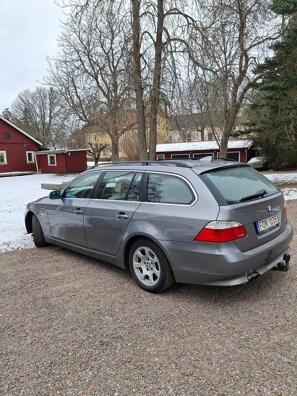 Begagnad BMW 523 190 HK (139 kW) 2007 Kombi