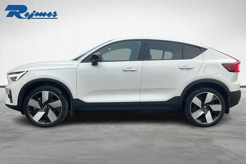 Begagnad Volvo EC40 Ultimate 185 kW (252 HK) 2023 Vit SUV