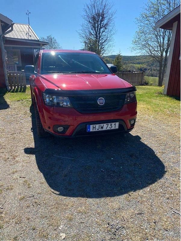 Röd Begagnad 2014 Fiat Freemont SUV | 70 000 kr (Superpris) - Bild 1/4