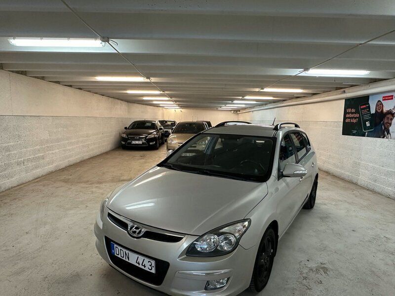 Ljusbrun Begagnad 2009 Hyundai i30 Kombi | 53 900 kr (Marknadspris) - Bild 1/4