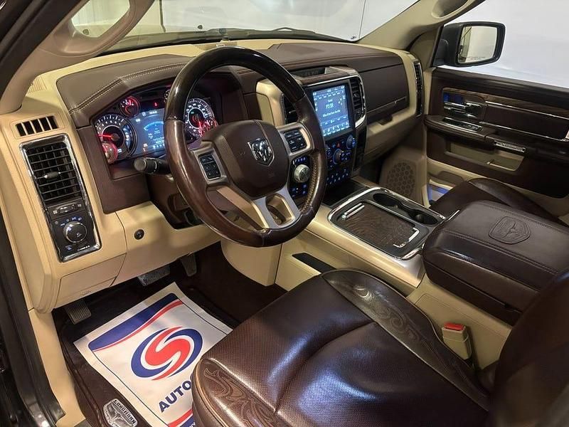 Begagnad Dodge Ram 394 HK (289 kW) 2018 Grå