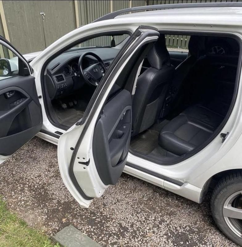 Begagnad Volvo V70 Drive Kinetic 109 HK (80 kW) 2011 Vit Kombi