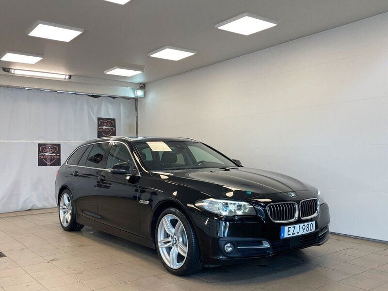 Svart Begagnad 2017 BMW 520 Kombi | 143 900 kr (Bra pris) - Bild 1/4