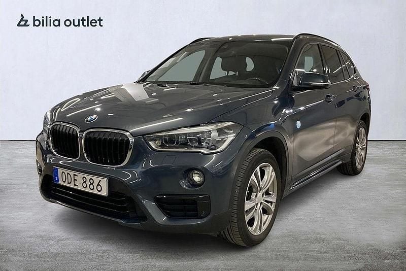 Grå Begagnad 2016 BMW X1 SUV | 125 000 kr (Superpris) - Bild 1/3