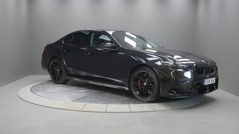 Svart Begagnad 2025 BMW M5 Competition Edition Sedan | 1 599 000 kr - Bild 1/4