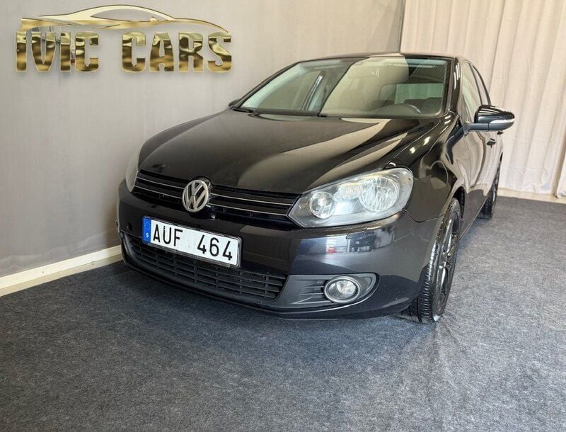 Svart Begagnad 2009 VW Golf VI Halvkombi | 49 900 kr (Marknadspris) - Bild 1/4