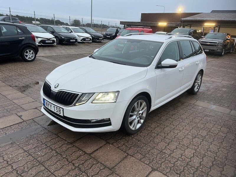 Vit Begagnad 2020 Skoda Octavia G-TEC Kombi | 119 900 kr (Bra pris) - Bild 1/4
