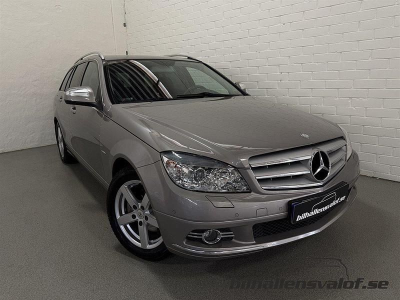 Silver (silver metallic) Begagnad 2009 Mercedes C200 Avantgarde Kombi | 89 900 kr (Lite dyr) - Bild 1/4