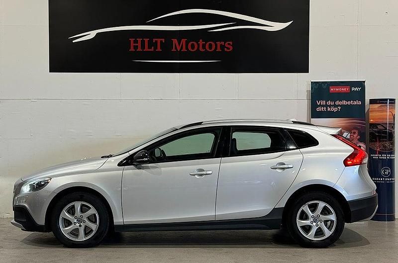 Begagnad Volvo V40 Summum 150 HK (110 kW) 2013 Silver Halvkombi