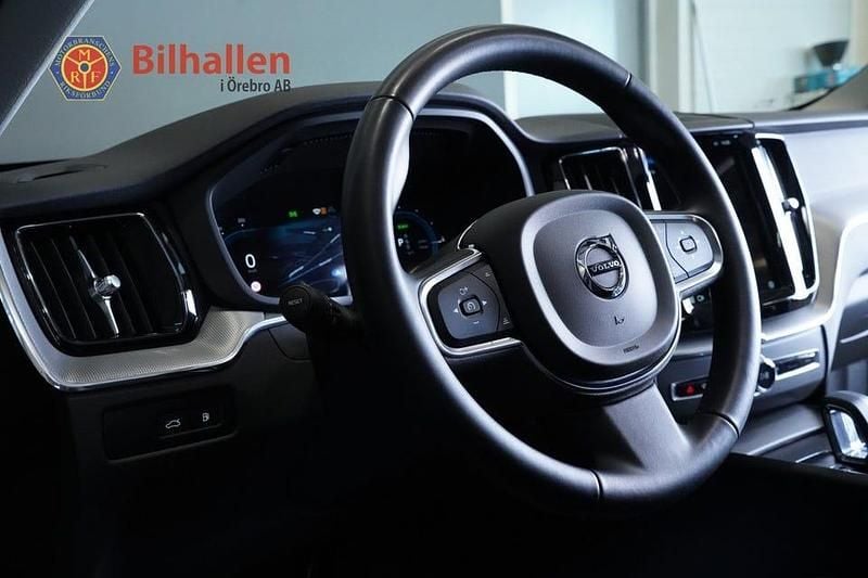 Begagnad Volvo XC60 Core 350 HK (257 kW) 2023 Svart SUV