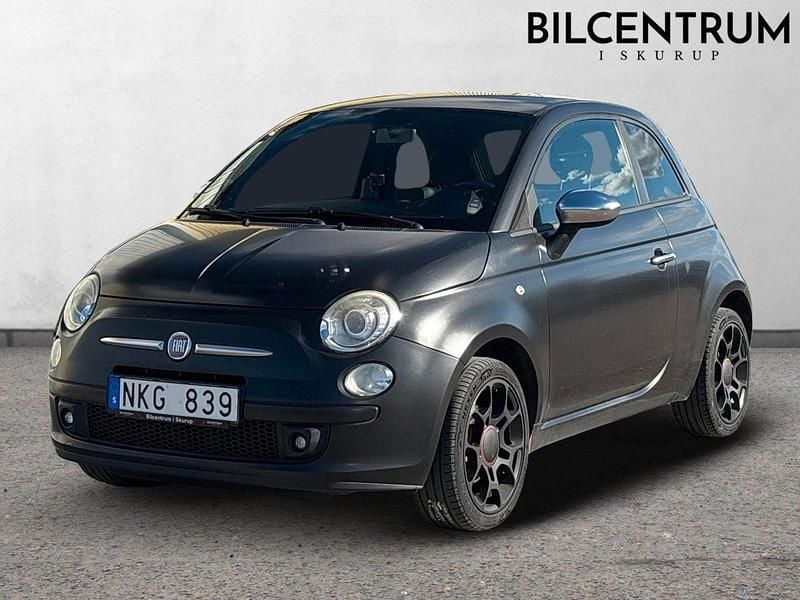 Svart (svart metallic) Begagnad 2011 Fiat 500 Halvkombi | 49 900 kr (Marknadspris) - Bild 1/4