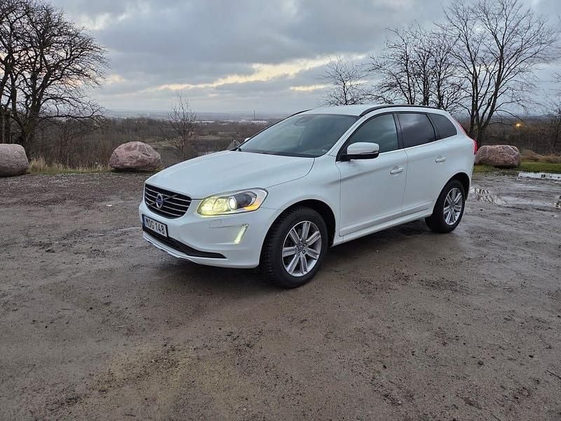 Begagnad 2015 Volvo XC60 SUV | 127 000 kr - Bild 1/4