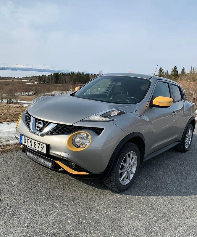 Silver och gul Begagnad 2015 Nissan Juke SUV | 80 000 kr (Marknadspris) - Bild 1/2