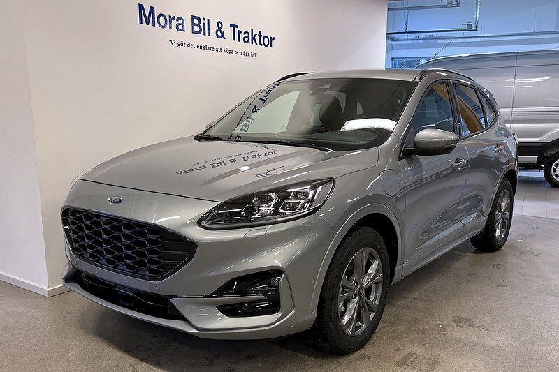Grå Begagnad 2022 Ford Kuga Business Edition SUV | 561 800 kr - Bild 1/4