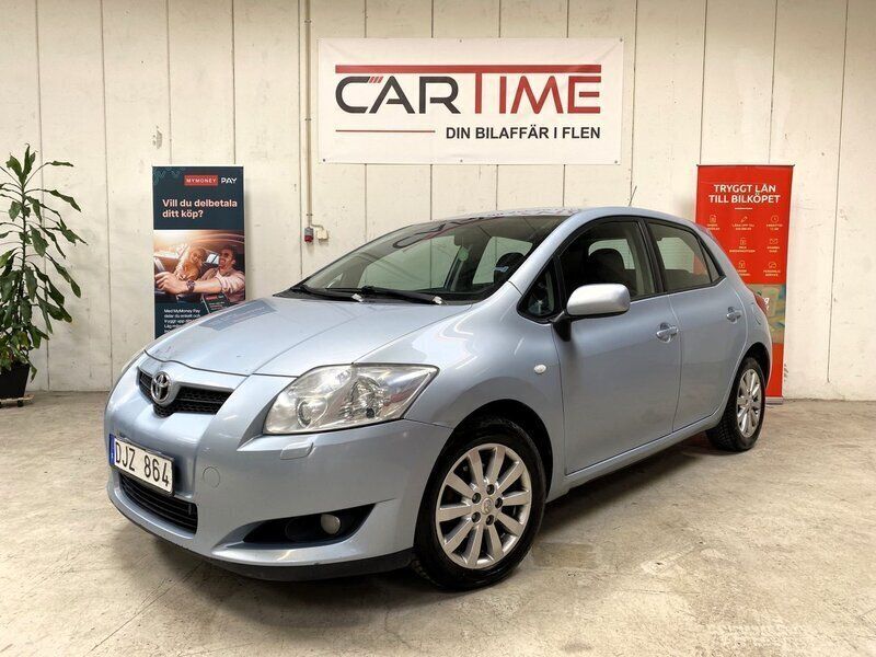 Ljusblå Begagnad 2007 Toyota Auris Halvkombi | 64 900 kr (Lite dyr) - Bild 1/4