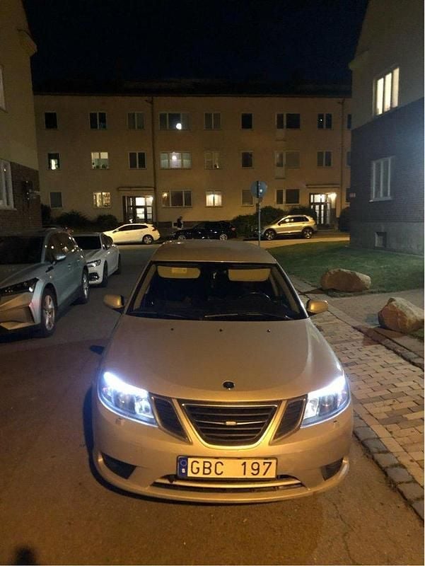 Grå Begagnad 2008 Saab 9-3 Linear Kombi | 34 500 kr (Marknadspris) - Bild 1/4
