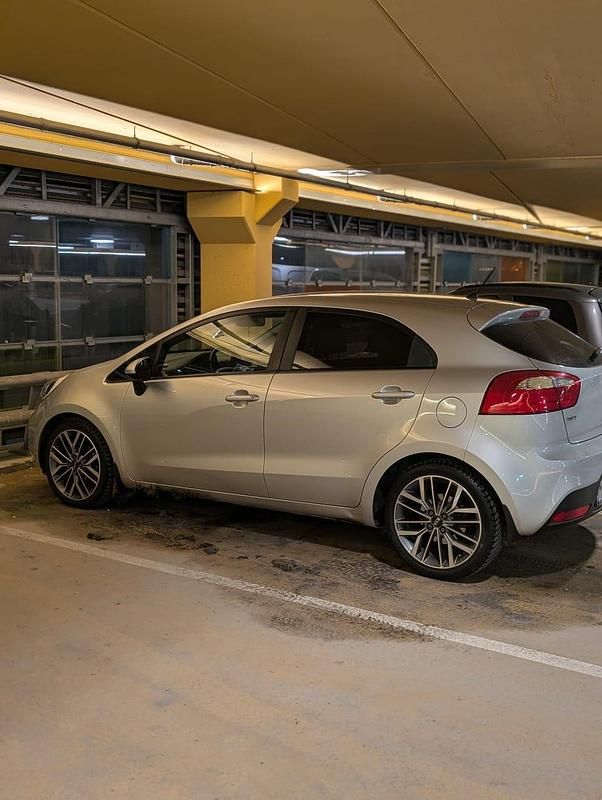 Begagnad Kia Rio 109 HK (80 kW) 2012