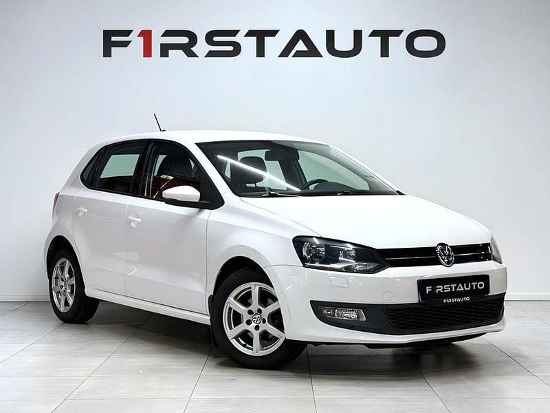 Vit Begagnad 2013 VW Polo S Halvkombi | 69 900 kr (Marknadspris) - Bild 1/4