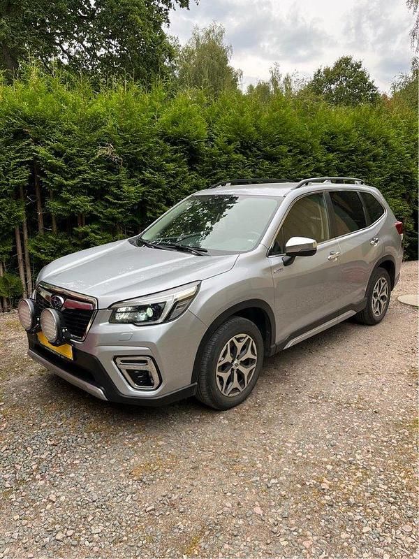 Silver Begagnad 2021 Subaru Forester SUV | 299 000 kr (Marknadspris) - Bild 1/4