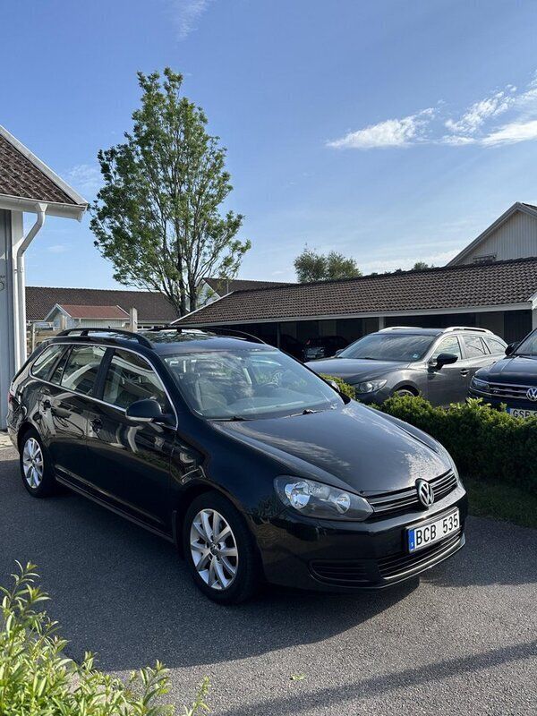 Svart Begagnad 2013 VW Golf VII Kombi | 84 000 kr (Marknadspris) - Bild 1/4