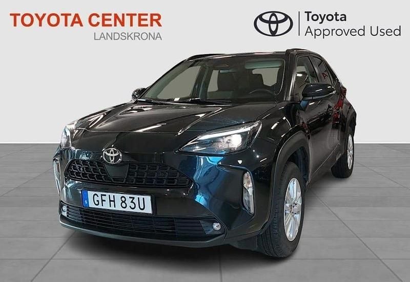 Svart Begagnad 2024 Toyota Yaris Cross Active SUV | 279 900 kr (Marknadspris) - Bild 1/4