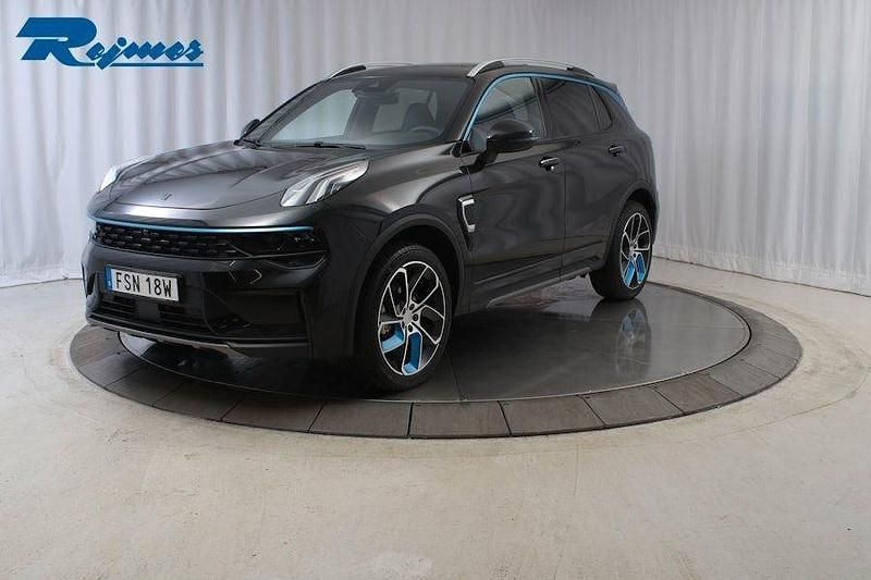 Svart Begagnad 2023 Lynk & Co 01 SUV | 309 800 kr (Marknadspris) - Bild 1/4