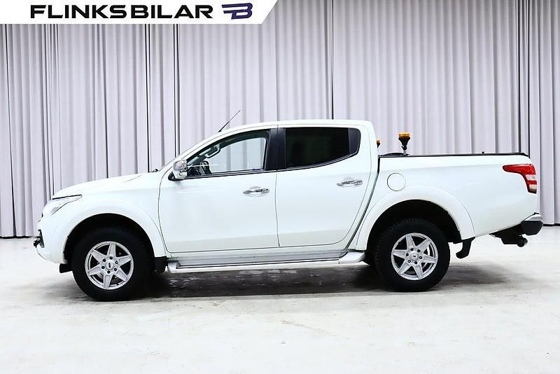 Vit Begagnad 2017 Fiat Fullback Pickup | 199 900 kr (Marknadspris) - Bild 1/4