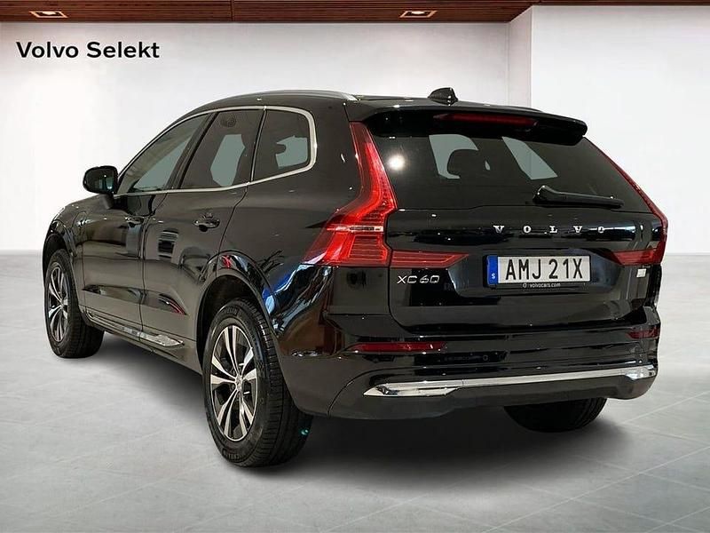 Begagnad Volvo XC60 Inscription 344 HK (253 kW) 2022 Svart SUV