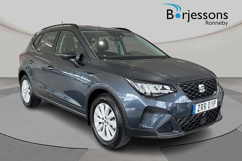 Grå Begagnad 2024 Seat Arona Style SUV | 234 000 kr (Dyr) - Bild 1/4