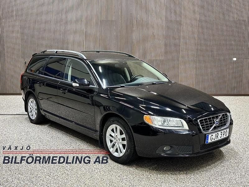 Svart Begagnad 2009 Volvo V70 Momentum Kombi | 99 900 kr (Marknadspris) - Bild 1/4