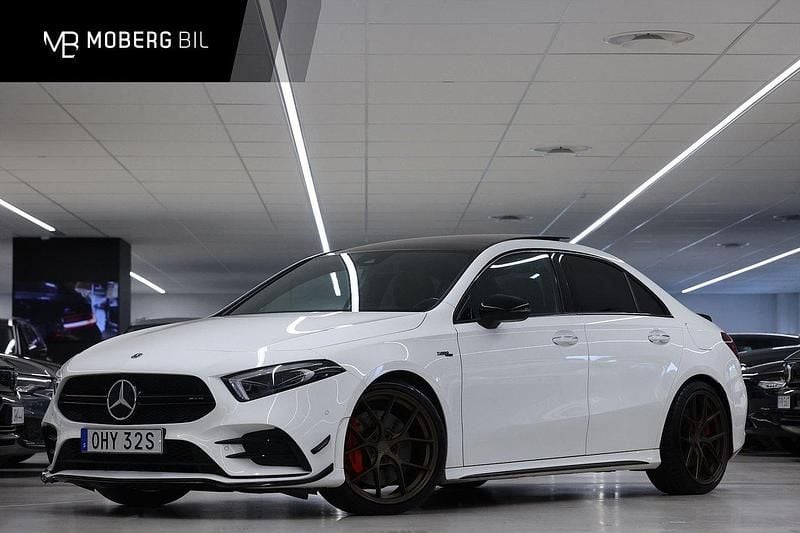 Vit Begagnad 2022 Mercedes A35 AMG Exclusive Sedan | 429 900 kr (Marknadspris) - Bild 1/3