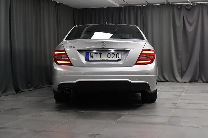 Begagnad Mercedes C180 Avantgarde Edition 156 HK (114 kW) 2013 Silver Sedan