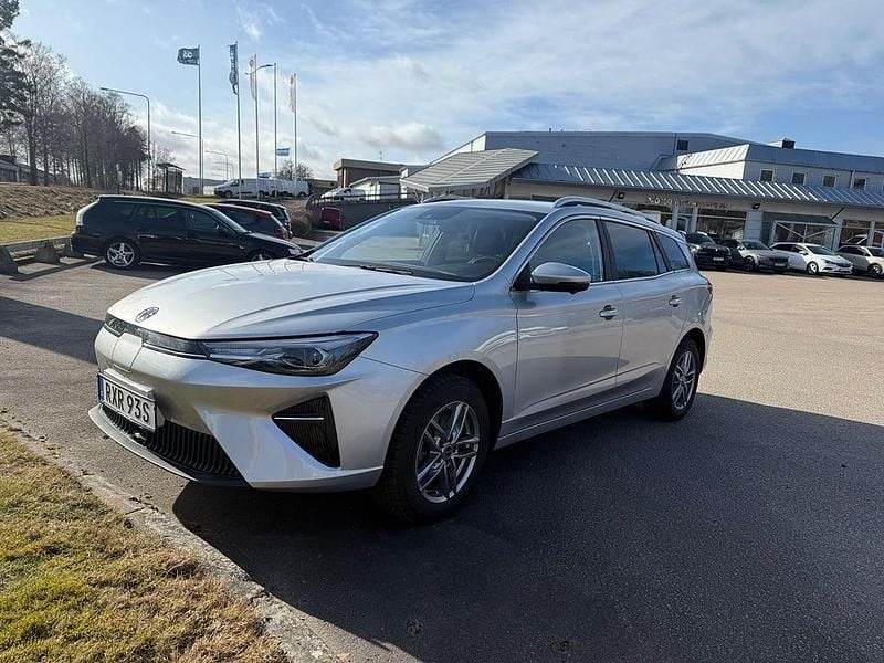 Grå Begagnad 2022 MG MG5 EV Long Range Kombi | 195 900 kr (Marknadspris) - Bild 1/3