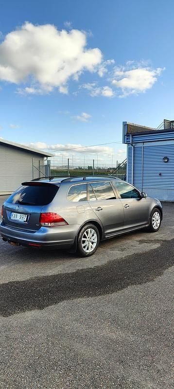 Begagnad VW Golf VI 122 HK (89 kW) 2010 Gray metallic Halvkombi