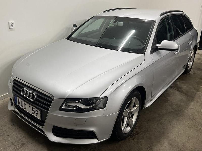 Begagnad Audi A4 136 HK (100 kW) 2012 Silver Kombi