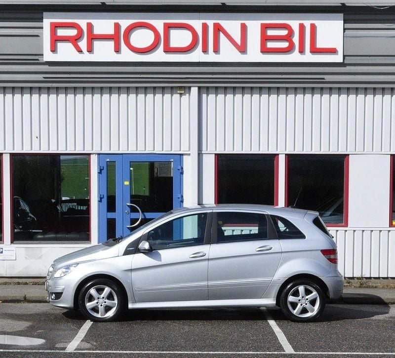 Polarsilver metallic Begagnad 2010 Mercedes B180 Minibuss | 49 900 kr (Marknadspris) - Bild 1/4