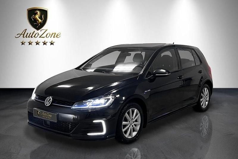 Svart Begagnad 2020 VW Golf VII GTE | 199 900 kr (Marknadspris) - Bild 1/4