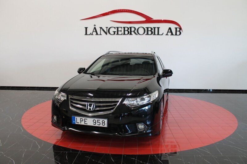 Svart Begagnad 2011 Honda Accord Type S Kombi | 77 900 kr (Marknadspris) - Bild 1/4