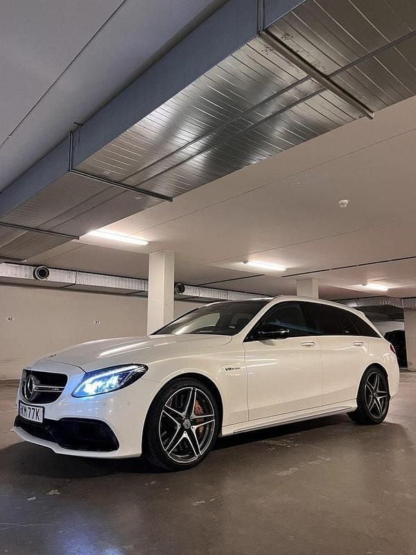 Vit Begagnad 2016 Mercedes C63S AMG AMG Kombi | 499 000 kr (Dyr) - Bild 1/4
