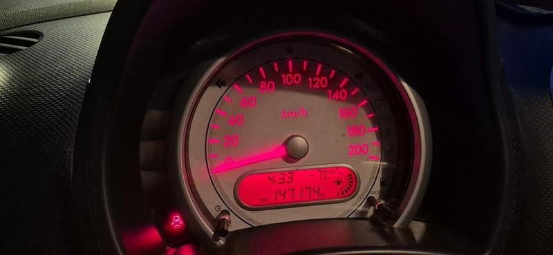 Begagnad Suzuki Splash 65 HK (47 kW) 2009 Halvkombi