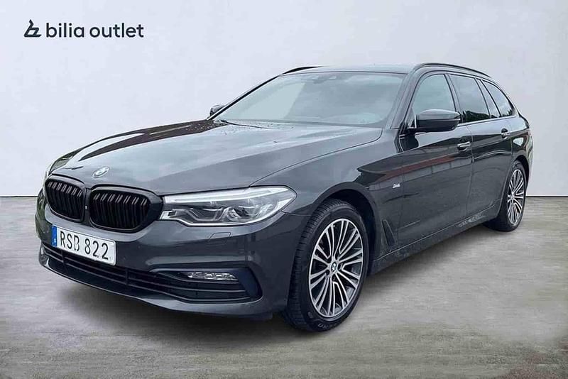 Grå Begagnad 2017 BMW 520 Shadowline Kombi | 259 900 kr - Bild 1/1