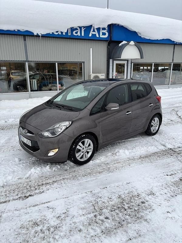 Begagnad Hyundai ix20 125 HK (91 kW) 2012 Ljusbrun Halvkombi