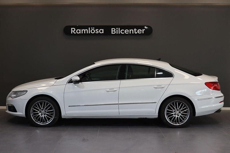 Vit Begagnad 2011 VW CC Sedan | 114 900 kr (Marknadspris) - Bild 1/4