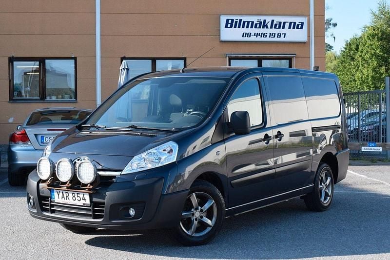 Mörkgrå (grå) Begagnad 2015 Toyota Proace Van | 74 000 kr (Marknadspris) - Bild 1/4