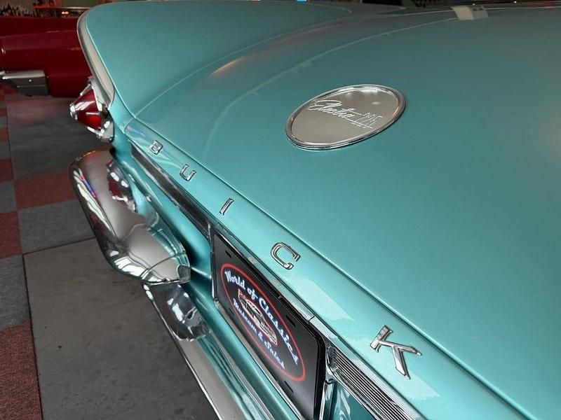 Begagnad Buick Electra 225 325 HK (239 kW) 1960 Grönmetallic Cab