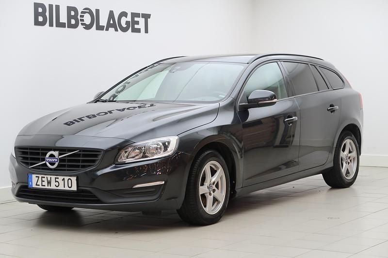 Grå Begagnad 2018 Volvo V60 Standard Kombi | 134 800 kr (Lite dyr) - Bild 1/4