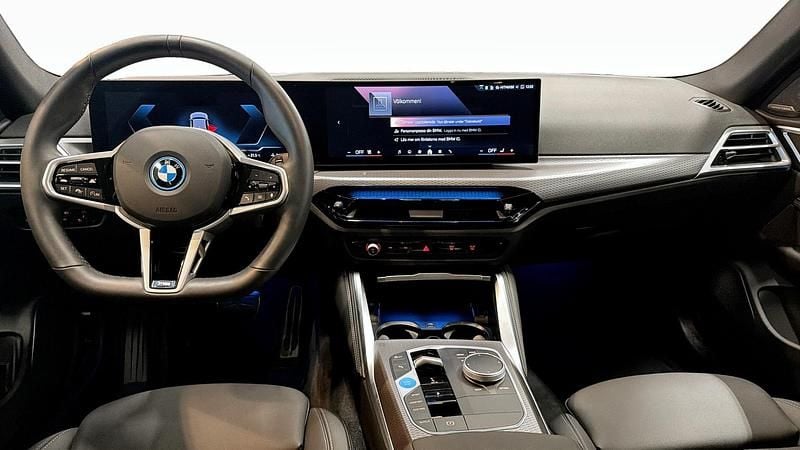 Begagnad BMW i4 Comfort Edition 250 kW (340 HK) 2025 Blå Sedan