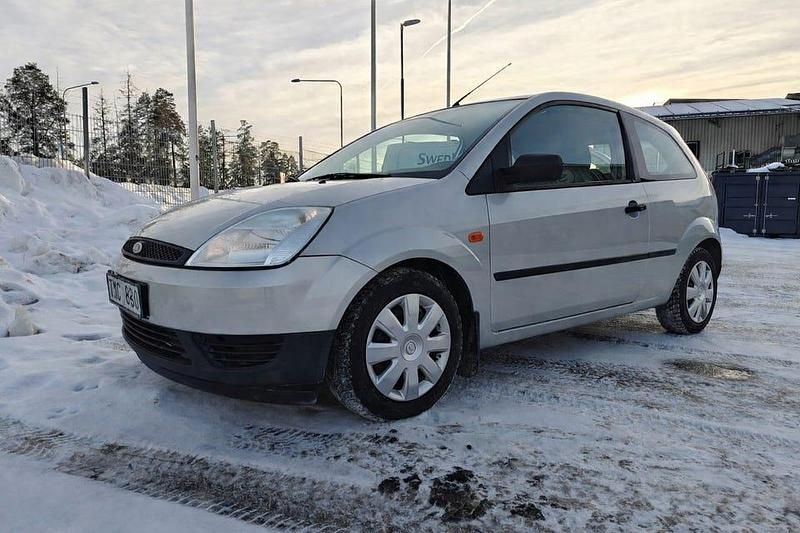 Begagnad Ford Fiesta 70 HK (51 kW) 2003 Halvkombi